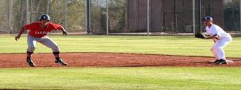 extended lead to draw a pickoff throw
