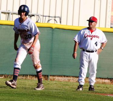 Walking lead at third base